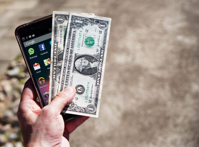 The Best Rebate Apps for Holiday Shopping Deals: How to Save Even More